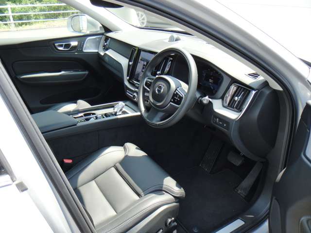 ボルボ ＸＣ６０ ウルトラ Ｂ５ ＡＷＤ ４ＷＤ R6年 (東北) 99