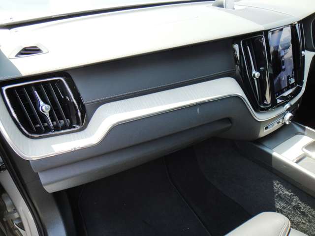 ボルボ ＸＣ６０ ウルトラ Ｂ５ ＡＷＤ ４ＷＤ R6年 (東北) 99