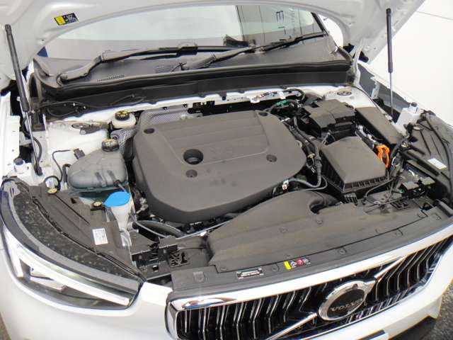 ボルボ ＸＣ４０ ウルトラ Ｂ４ ＡＷＤ ４ＷＤ R6年 (東北) 99