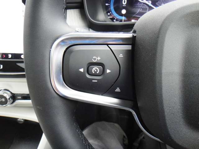 ボルボ ＸＣ４０ ウルトラ Ｂ４ ＡＷＤ ４ＷＤ R6年 (東北) 99