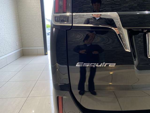 トヨタ エスクァイア　ハイブリッド １．８ ハイブリッド ＧＩ プレミアムパッケージ ブラックテーラード R2年 (九州・沖縄) 99