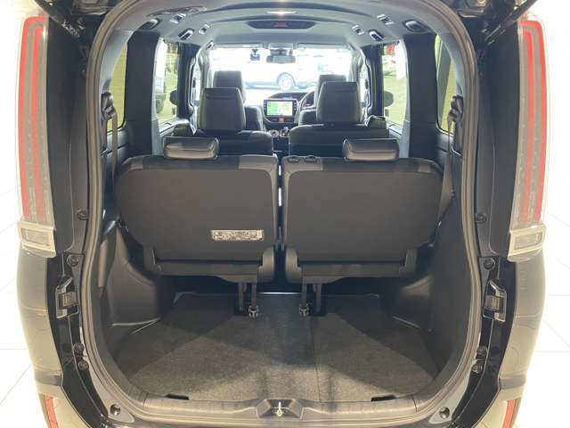 トヨタ エスクァイア　ハイブリッド １．８ ハイブリッド ＧＩ プレミアムパッケージ ブラックテーラード R2年 (九州・沖縄) 99