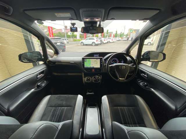 トヨタ エスクァイア　ハイブリッド １．８ ハイブリッド ＧＩ プレミアムパッケージ ブラックテーラード R2年 (九州・沖縄) 99