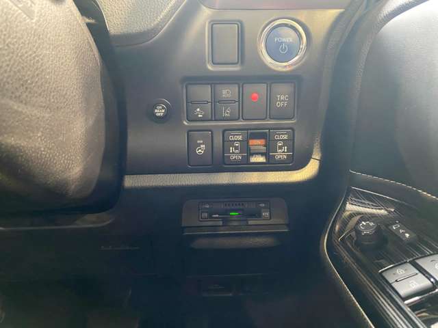 トヨタ エスクァイア　ハイブリッド １．８ ハイブリッド ＧＩ プレミアムパッケージ ブラックテーラード R2年 (九州・沖縄) 99