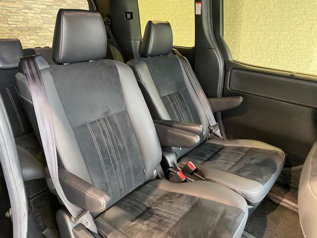 トヨタ エスクァイア　ハイブリッド １．８ ハイブリッド ＧＩ プレミアムパッケージ ブラックテーラード R2年 (九州・沖縄) 99