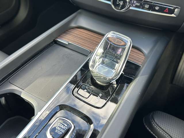 ボルボ ＸＣ６０ リチャージ アルティメット Ｔ６ ＡＷＤ プラグイン ハイブリッド ４ＷＤ R6年 (東北) 99