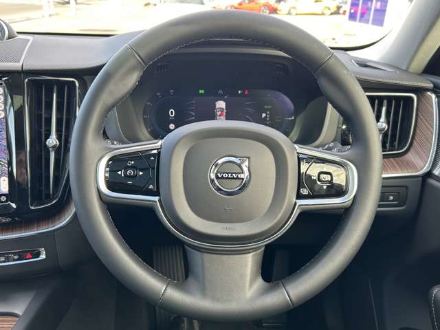 ボルボ ＸＣ６０ リチャージ アルティメット Ｔ６ ＡＷＤ プラグイン ハイブリッド ４ＷＤ R6年 (東北) 99