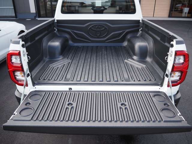 トヨタ ハイラックス ２．４ Ｚ ＧＲスポーツ ディーゼルターボ ４ＷＤ R5年 (近畿) 99