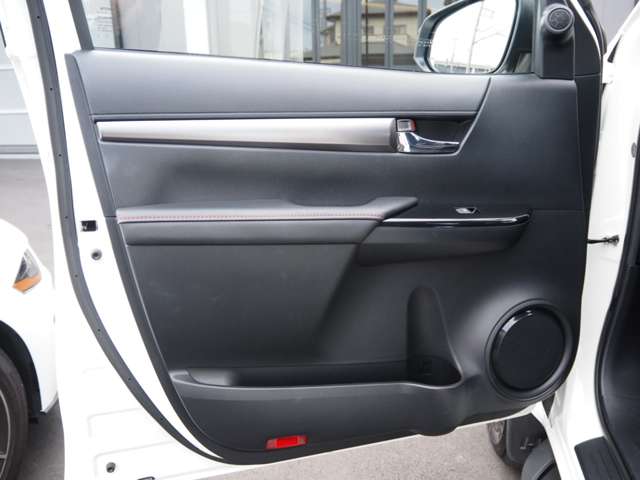 トヨタ ハイラックス ２．４ Ｚ ＧＲスポーツ ディーゼルターボ ４ＷＤ R5年 (近畿) 99