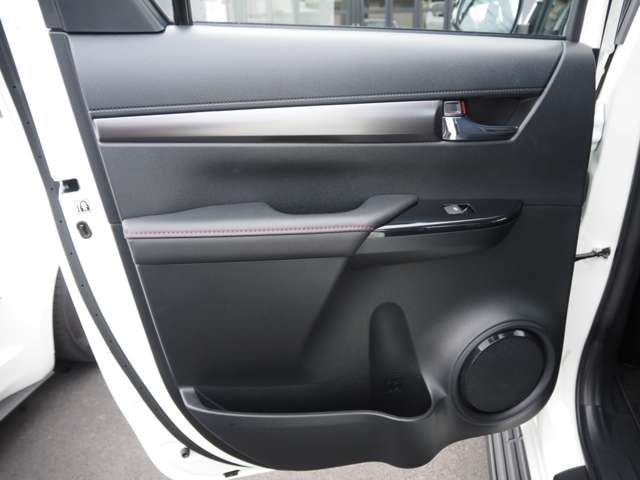 トヨタ ハイラックス ２．４ Ｚ ＧＲスポーツ ディーゼルターボ ４ＷＤ R5年 (近畿) 99