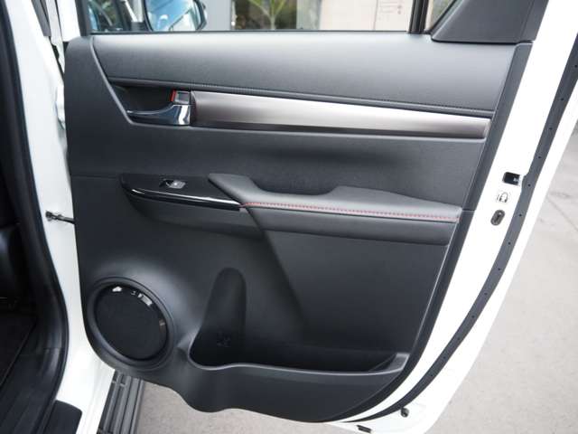 トヨタ ハイラックス ２．４ Ｚ ＧＲスポーツ ディーゼルターボ ４ＷＤ R5年 (近畿) 99