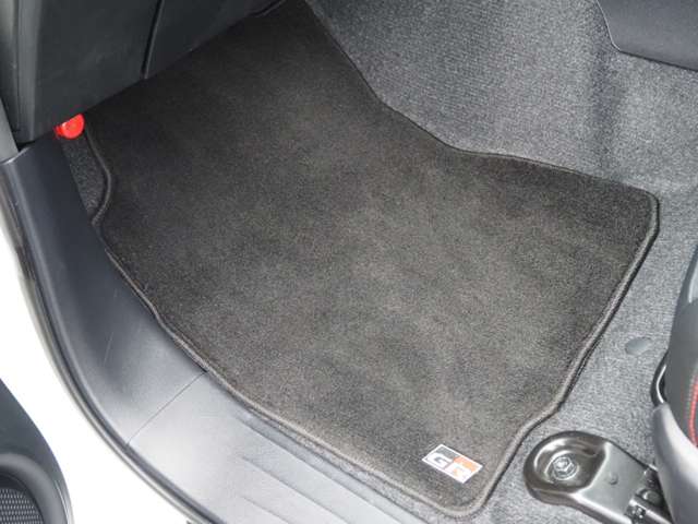 トヨタ ハイラックス ２．４ Ｚ ＧＲスポーツ ディーゼルターボ ４ＷＤ R5年 (近畿) 99