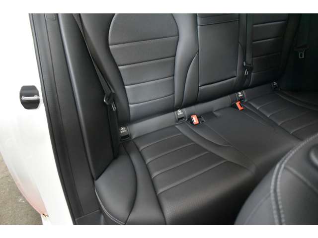 メルセデスベンツ Ｃクラスワゴン Ｃ２００ ローレウス エディション （ＢＳＧ搭載モデル） スポーツプラスパッケージ R1年 (関東) 99