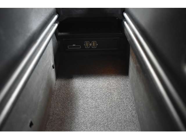 メルセデスベンツ Ｃクラスワゴン Ｃ２００ ローレウス エディション （ＢＳＧ搭載モデル） スポーツプラスパッケージ R1年 (関東) 99