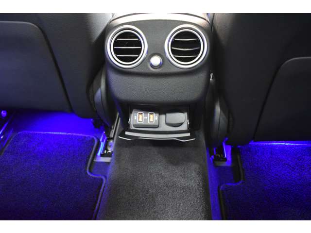 メルセデスベンツ Ｃクラスワゴン Ｃ２００ ローレウス エディション （ＢＳＧ搭載モデル） スポーツプラスパッケージ R1年 (関東) 99