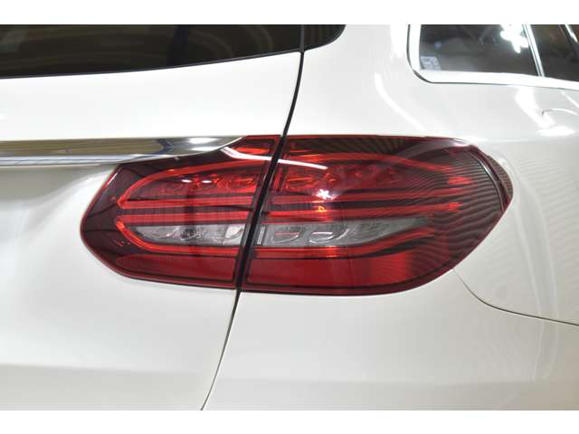 メルセデスベンツ Ｃクラスワゴン Ｃ２００ ローレウス エディション （ＢＳＧ搭載モデル） スポーツプラスパッケージ R1年 (関東) 99