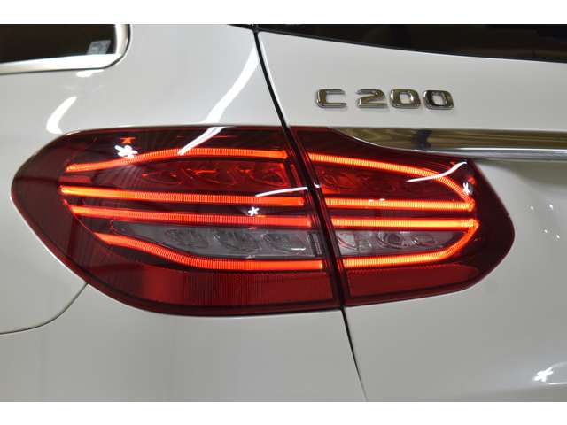 メルセデスベンツ Ｃクラスワゴン Ｃ２００ ローレウス エディション （ＢＳＧ搭載モデル） スポーツプラスパッケージ R1年 (関東) 99