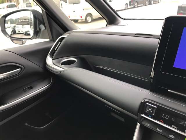 トヨタ ノア １．８ ハイブリッド Ｓ－Ｚ R6年 (東海) 99