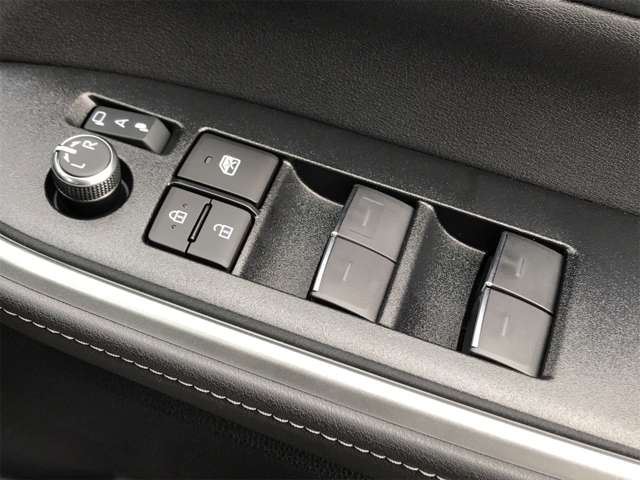 トヨタ ノア １．８ ハイブリッド Ｓ－Ｚ R6年 (東海) 99