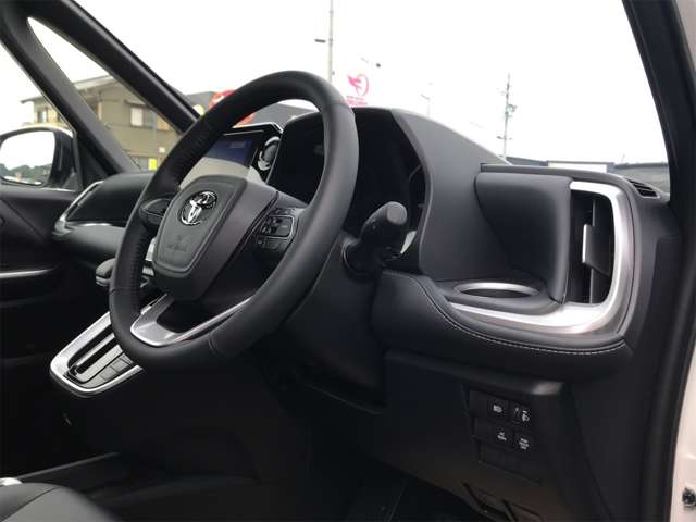 トヨタ ノア １．８ ハイブリッド Ｓ－Ｚ R6年 (東海) 99