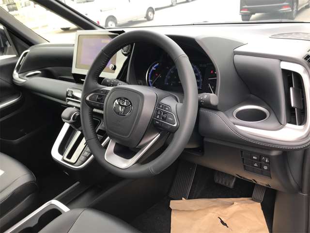 トヨタ ノア １．８ ハイブリッド Ｓ－Ｚ R6年 (東海) 99