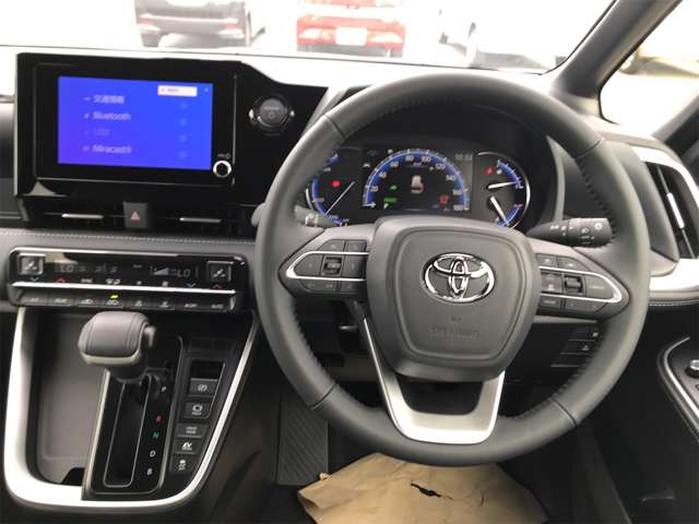 トヨタ ノア １．８ ハイブリッド Ｓ－Ｚ R6年 (東海) 99