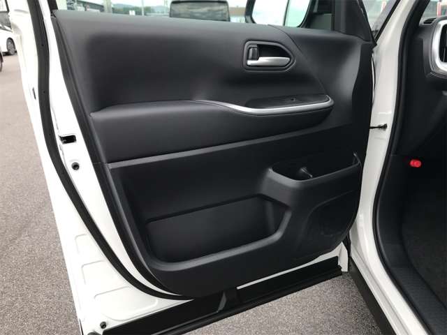 トヨタ ノア １．８ ハイブリッド Ｓ－Ｚ R6年 (東海) 99