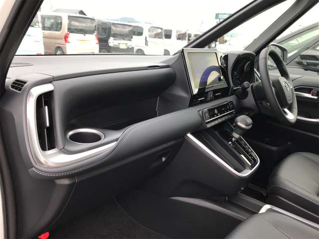 トヨタ ノア １．８ ハイブリッド Ｓ－Ｚ R6年 (東海) 99