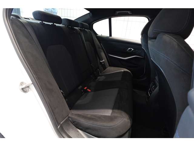 ＢＭＷ ３シリーズ ３２０Ｄ Ｘドライブ Ｍスポーツ ディーゼルターボ ４ＷＤ R6年 (近畿) 99