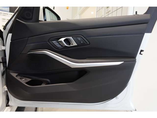 ＢＭＷ ３シリーズ ３２０Ｄ Ｘドライブ Ｍスポーツ ディーゼルターボ ４ＷＤ R6年 (近畿) 99