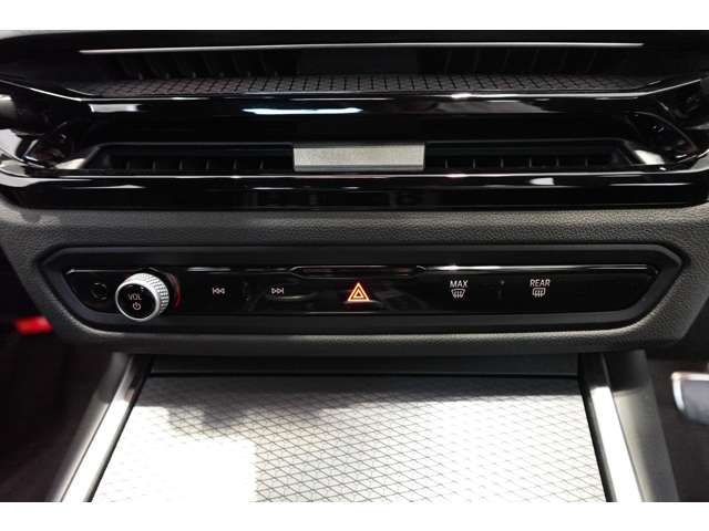 ＢＭＷ ３シリーズ ３２０Ｄ Ｘドライブ Ｍスポーツ ディーゼルターボ ４ＷＤ R6年 (近畿) 99