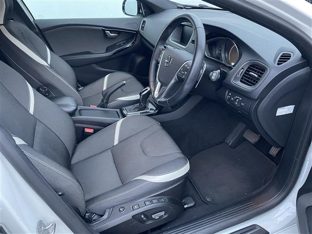 ボルボ Ｖ４０ Ｄ４ ダイナミック エディション ディーゼルターボ R1年 (東北) 99