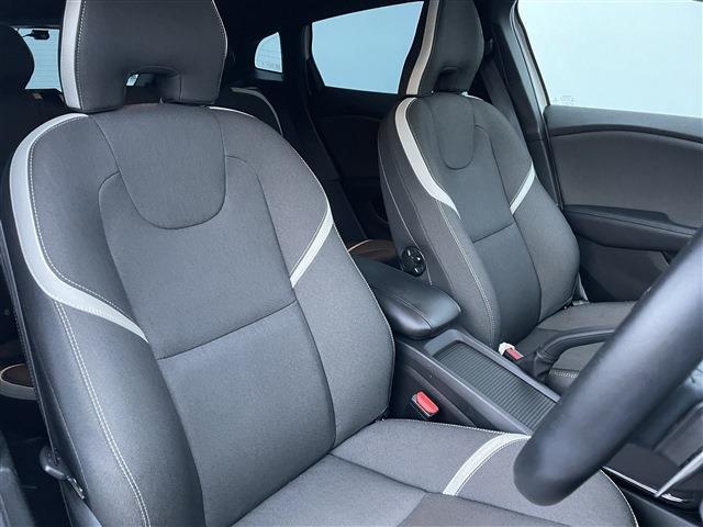 ボルボ Ｖ４０ Ｄ４ ダイナミック エディション ディーゼルターボ R1年 (東北) 99