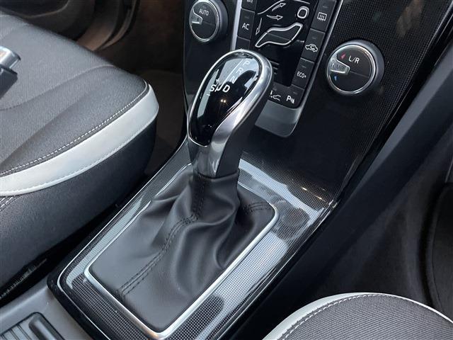 ボルボ Ｖ４０ Ｄ４ ダイナミック エディション ディーゼルターボ R1年 (東北) 99