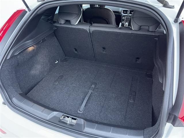 ボルボ Ｖ４０ Ｄ４ ダイナミック エディション ディーゼルターボ R1年 (東北) 99