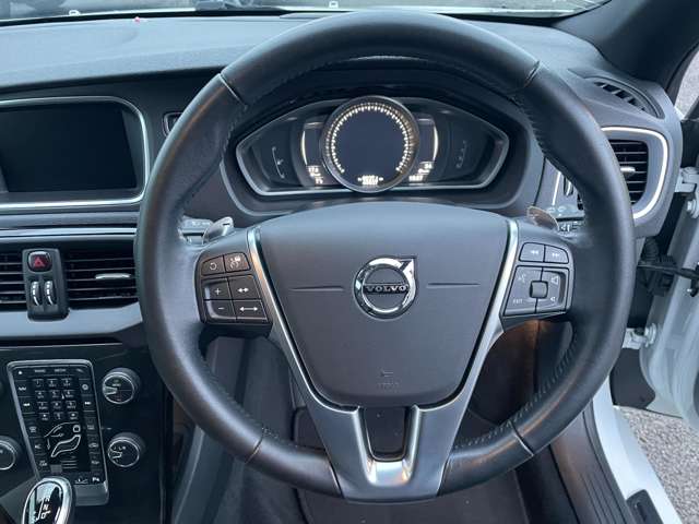 ボルボ Ｖ４０ Ｄ４ ダイナミック エディション ディーゼルターボ R1年 (東北) 99