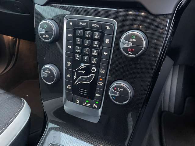 ボルボ Ｖ４０ Ｄ４ ダイナミック エディション ディーゼルターボ R1年 (東北) 99