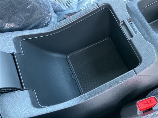 ホンダ ヴェゼル １．５ Ｅ：ＨＥＶ Ｘ R6年 (東海) 99