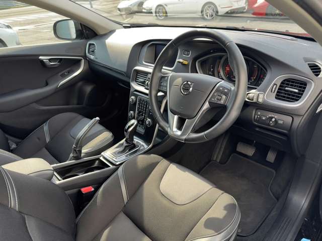 ボルボ Ｖ４０ Ｄ４ モメンタム ディーゼルターボ H30年 (東北) 99