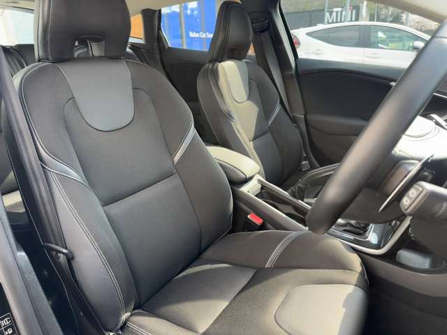 ボルボ Ｖ４０ Ｄ４ モメンタム ディーゼルターボ H30年 (東北) 99