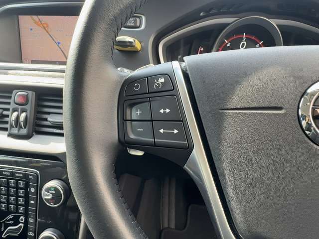 ボルボ Ｖ４０ Ｄ４ モメンタム ディーゼルターボ H30年 (東北) 99