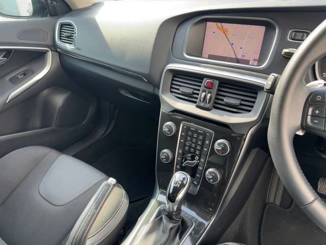 ボルボ Ｖ４０ Ｄ４ モメンタム ディーゼルターボ H30年 (東北) 99