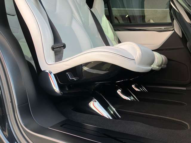 テスラ モデルＸ ９０Ｄ エンハンストオートパイロット H29年 (東海) 99