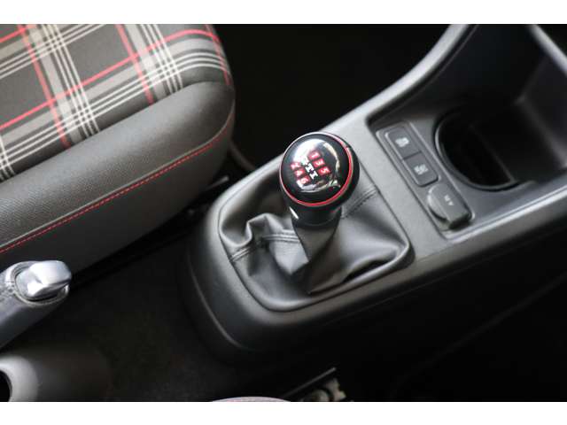 フォルクスワーゲン ＵＰ！ ＧＴＩ H30年 (近畿) 99