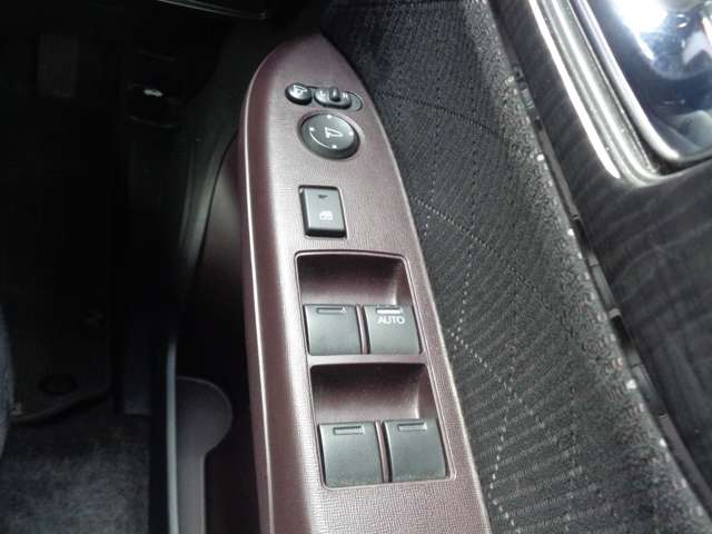 ホンダ Ｎ−ＯＮＥ ６６０ プレミアム Ｌパッケージ H26年 (中国) 99