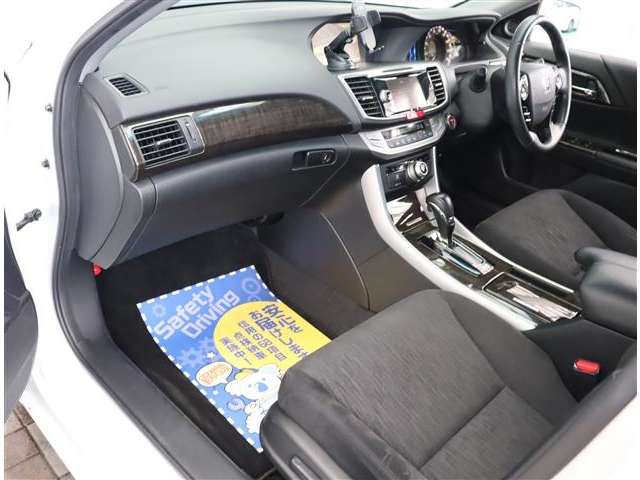 ホンダ アコード　ハイブリッド ２．０ ＬＸ H26年 (関東) 99