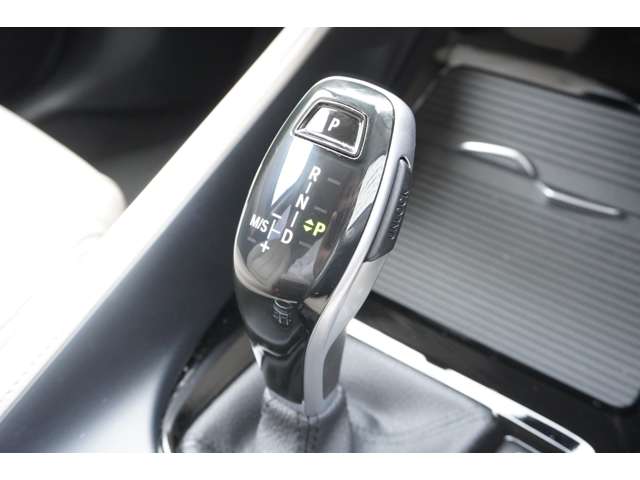 ＢＭＷ Ｘ１ Ｘドライブ １８Ｄ Ｘライン ４ＷＤ R2年 (近畿) 99