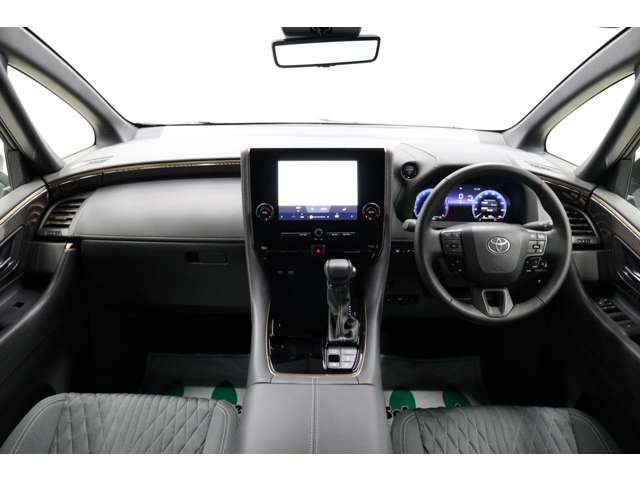 トヨタ アルファード　ハイブリッド ハイブリッド ２．５ Ｘ Ｅ－ＦＯＵＲ ４ＷＤ R7年 (東海) 99