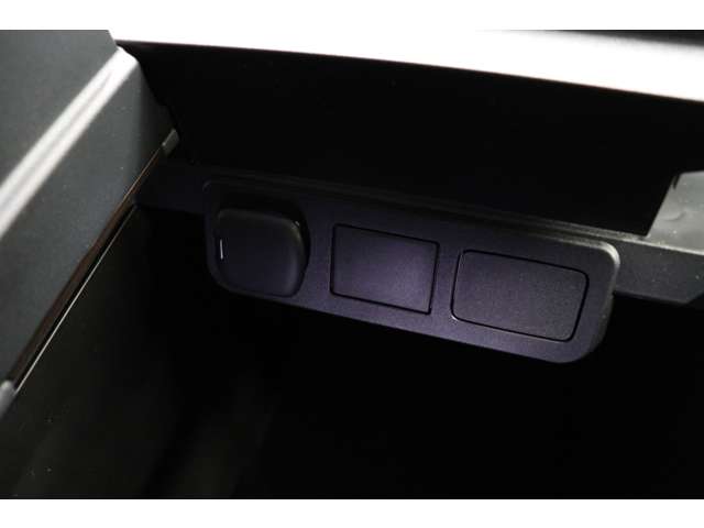 トヨタ アルファード　ハイブリッド ハイブリッド ２．５ Ｘ Ｅ－ＦＯＵＲ ４ＷＤ R7年 (東海) 99