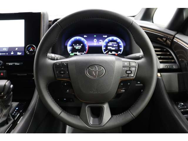 トヨタ アルファード　ハイブリッド ハイブリッド ２．５ Ｘ Ｅ－ＦＯＵＲ ４ＷＤ R7年 (東海) 99